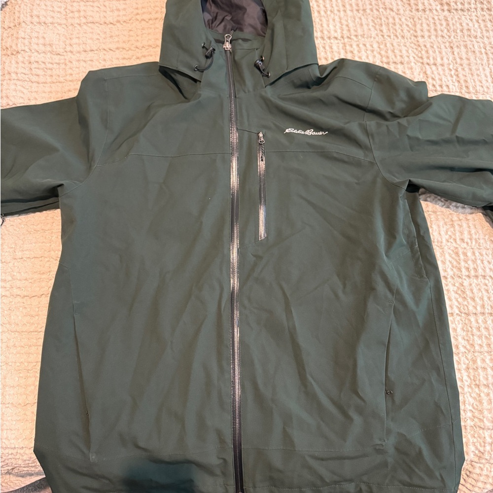 Eddie Bauer Men's Green Hooded Raincoat